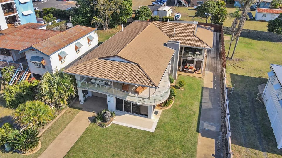 Property building, Bird's eye view, Garden view, Location