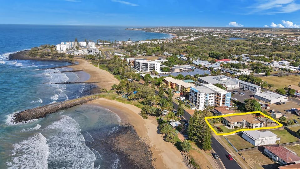 Property building, Bird's eye view, Beach, Sea view, Location