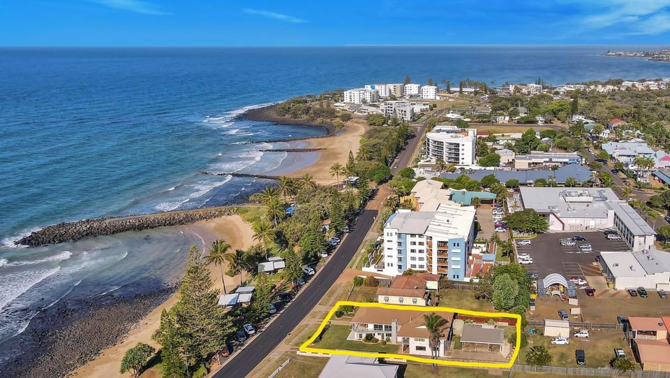 Property building, Bird's eye view, Beach, Sea view, Location