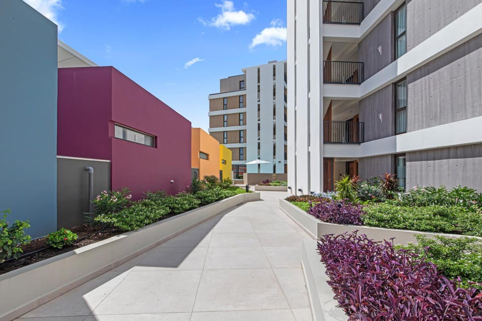 Property building, Day, Garden, Garden view