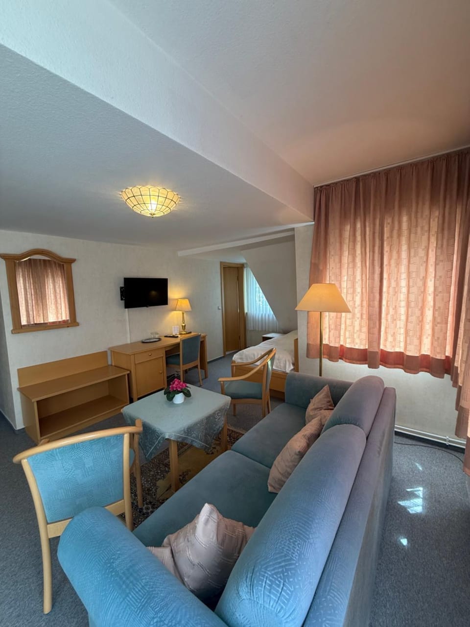 Living room, Photo of the whole room, Seating area, Bedroom