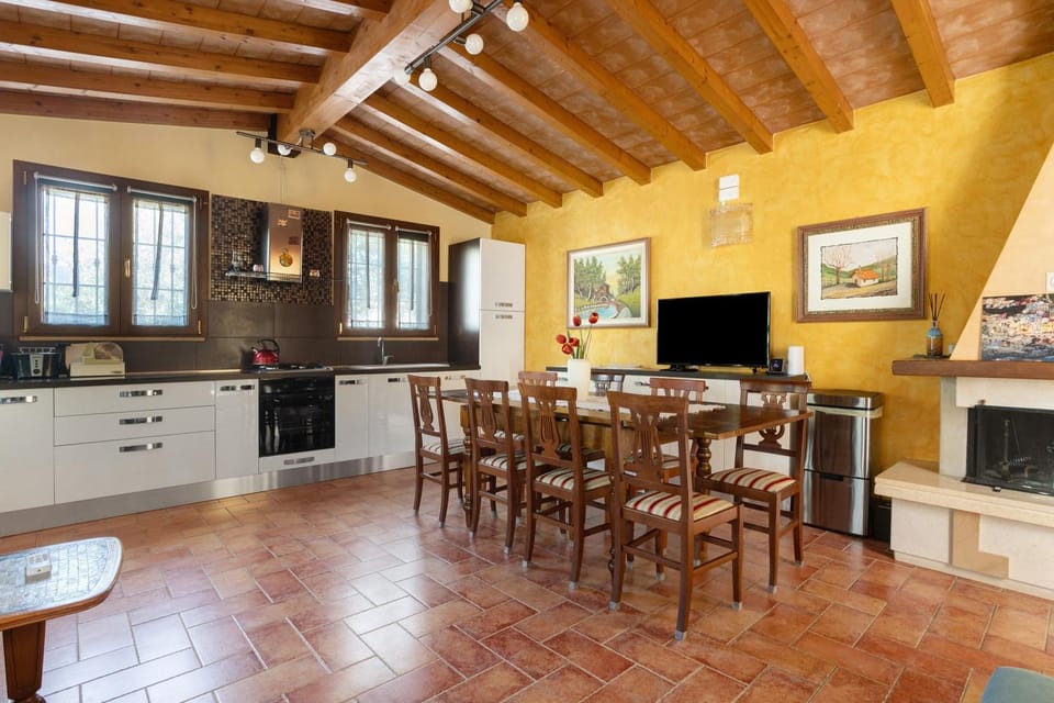 Property building, Kitchen or kitchenette, Living room