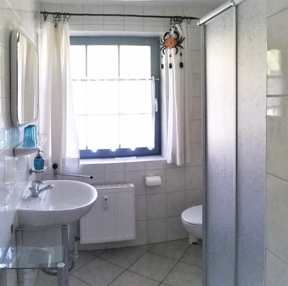 Eichenpark Haus 1 Wohnung 3 Apartment in Prerow