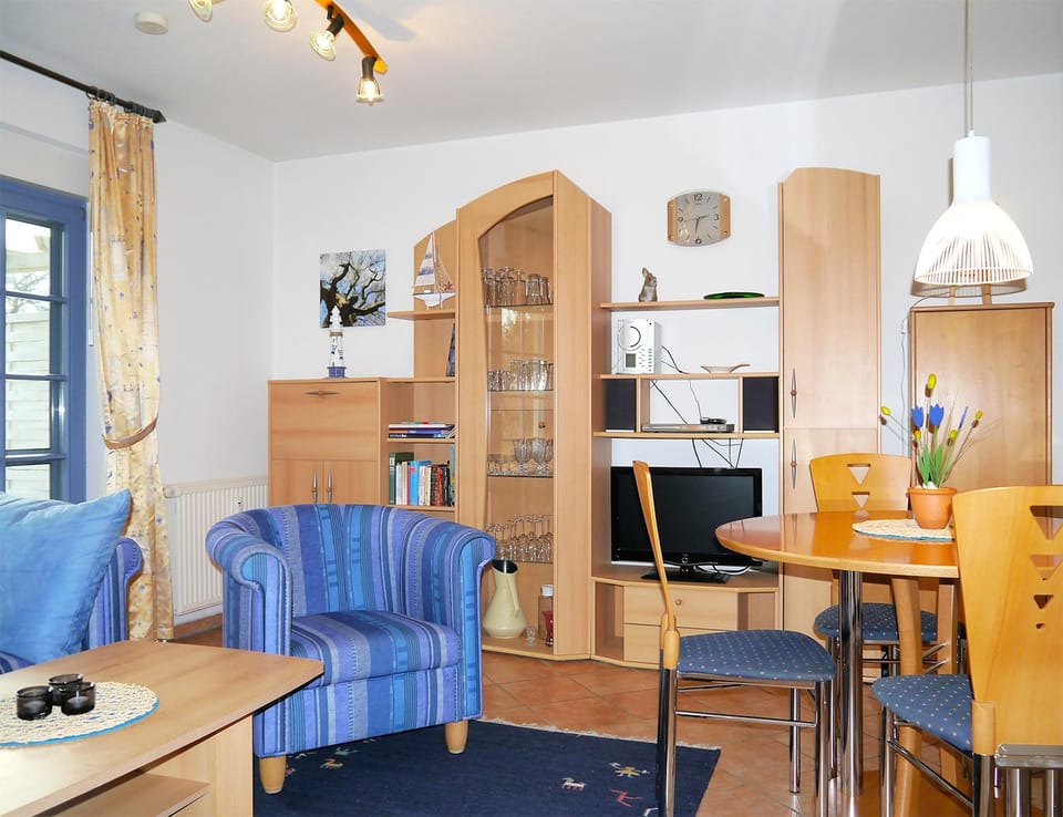 Eichenpark Haus 2 Wohnung 2 Apartment in Prerow