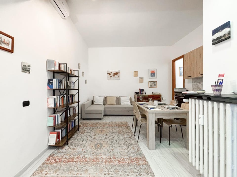 Library, Kitchen or kitchenette, Living room, Seating area, Dining area