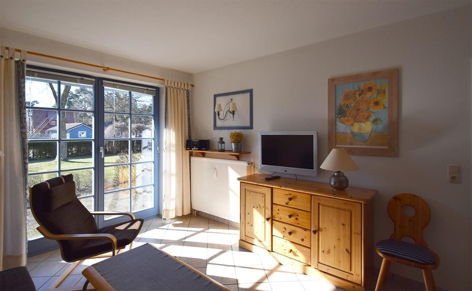 Eichenpark Haus 4 Wohnung 2 Apartment in Prerow