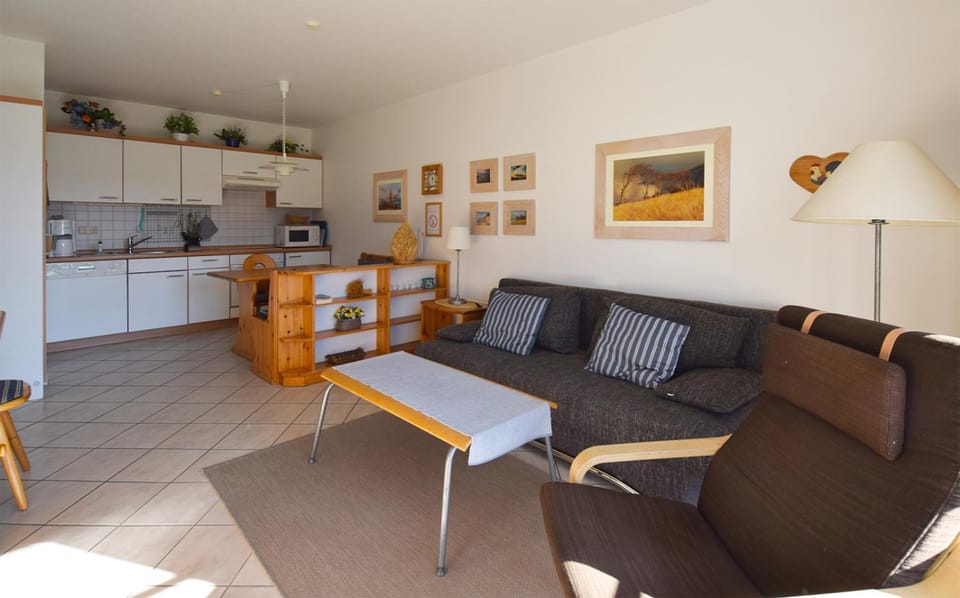 Eichenpark Haus 4 Wohnung 2 Apartment in Prerow