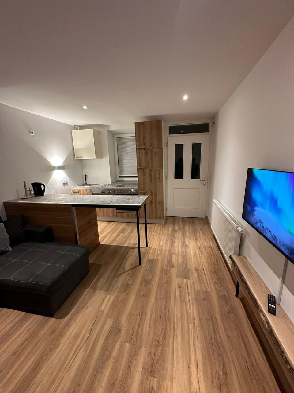 Communal lounge/ TV room, TV and multimedia, Kitchen or kitchenette, Dining area