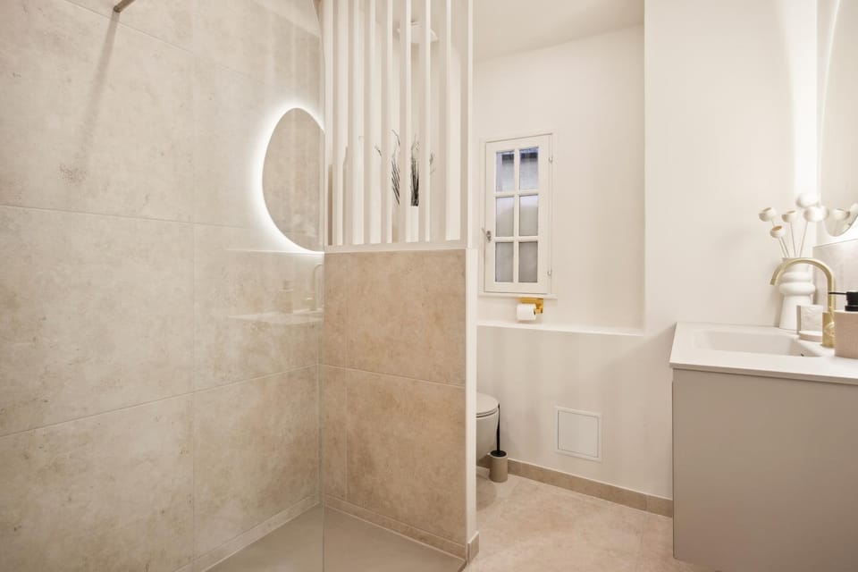 Shower, Bathroom