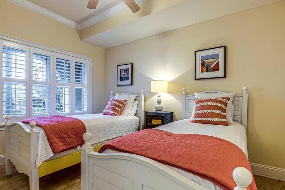 Sunny Side Up House in Blue Gulf Beach