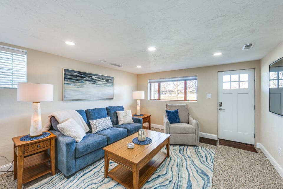 20 Mi to Pittsburgh: Natrona Heights Apt Apartment in Allegheny River
