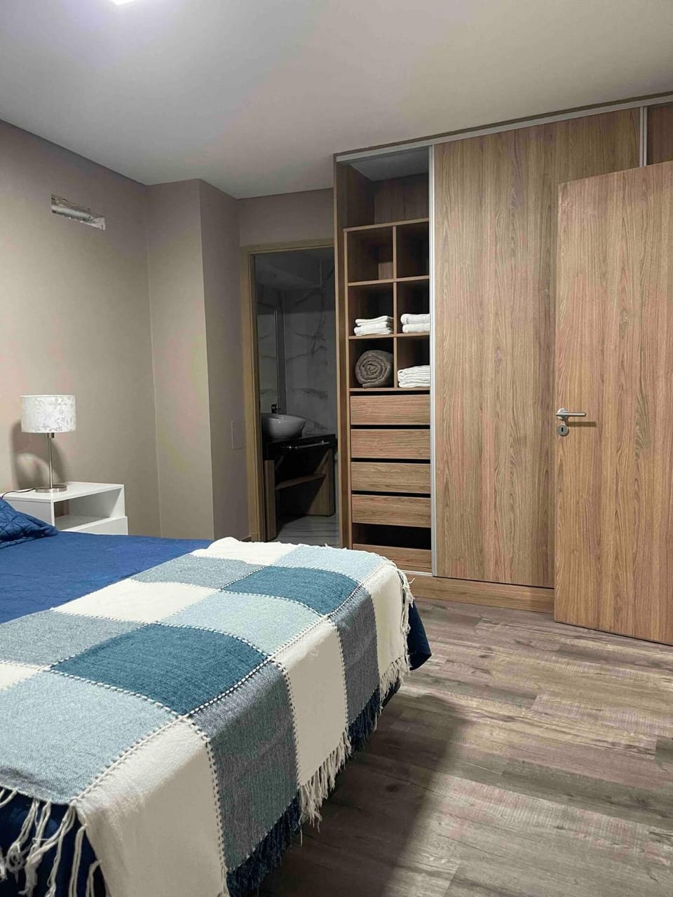 Calido departamento Parque Apartment in Mendoza