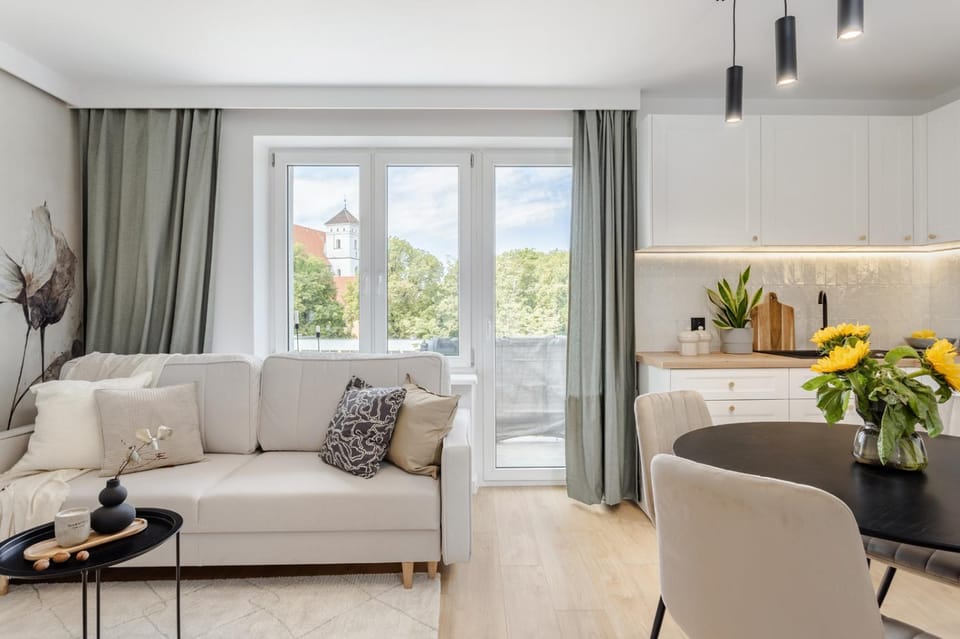 Kitchen or kitchenette, Living room, Seating area, Dining area