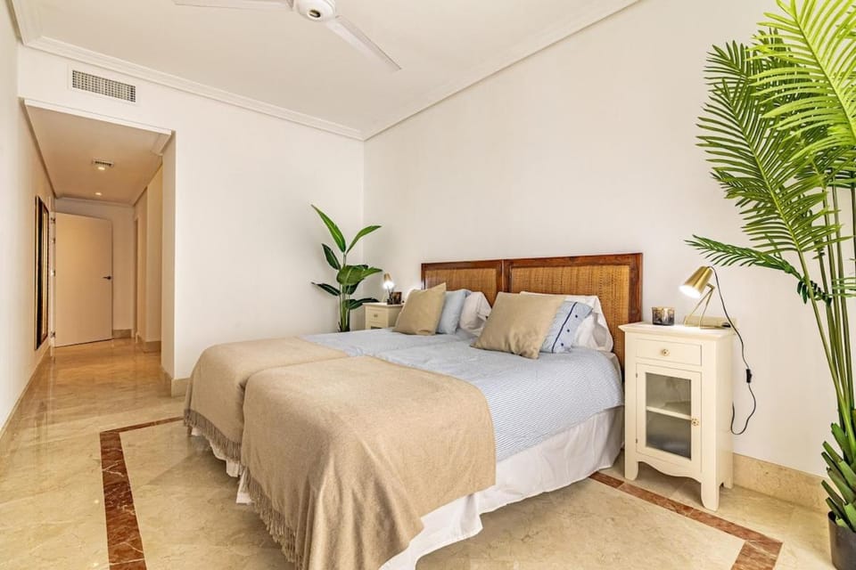 Tropical Sunset Paradise with Pool and Free Parking Apartment in Andalusia