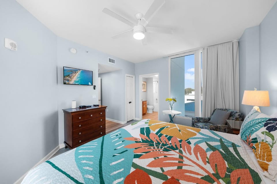 Bed, TV and multimedia, Balcony/Terrace, Bedroom, air conditioner