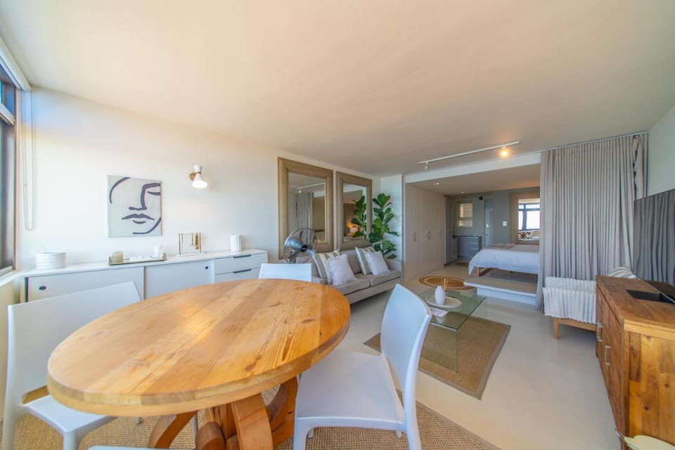 The 502 Mouille Grange Apartment in Cape Town