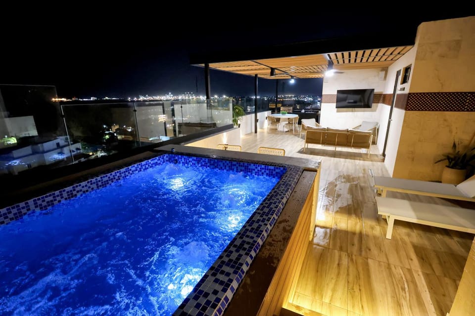 Balcony/Terrace, Pool view, Swimming pool