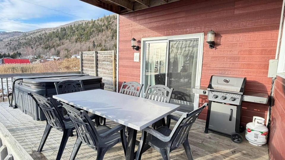 L'Albatros - SPA Billiards Arcade Family House in Baie-Saint-Paul