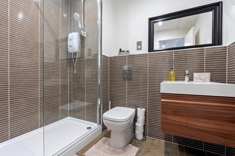 Shower, Toilet, Bathroom