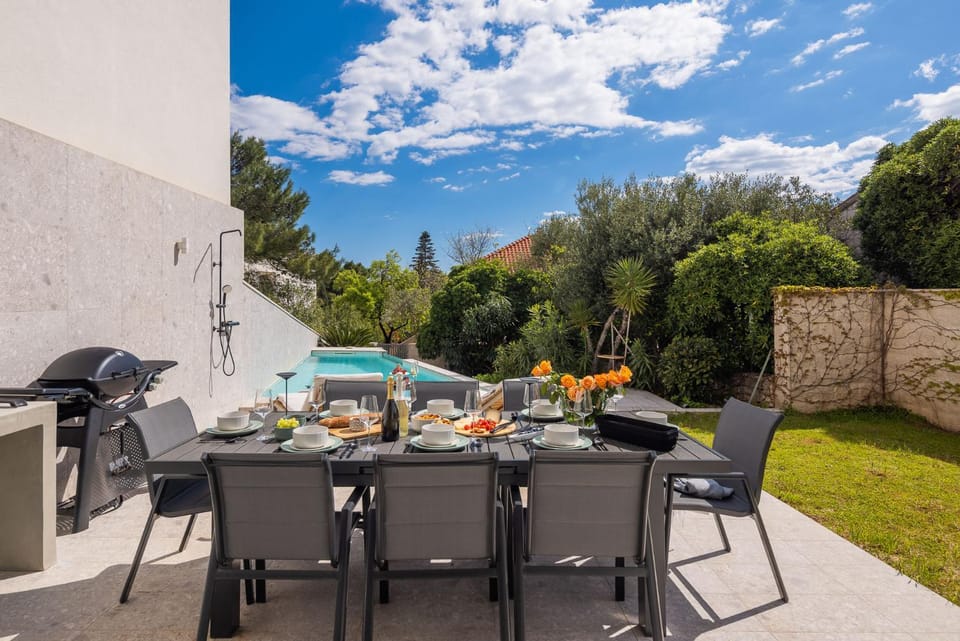 Patio, Day, Garden, View (from property/room), Balcony/Terrace, Seating area, Dining area, Garden view, Pool view, Swimming pool, Swimming pool, sunbed