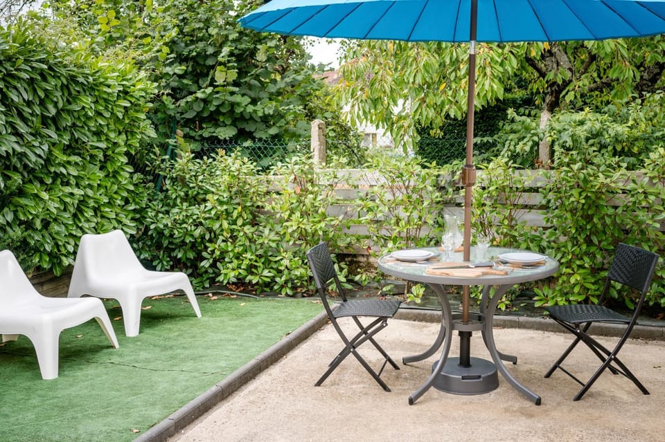 Patio, Dining area