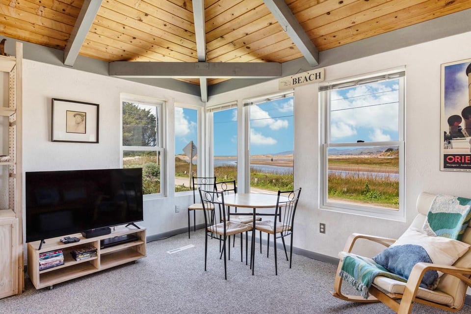 Nature Lover's Paradise Just Steps to Beach and Dogs Are Welome House in Sonoma County