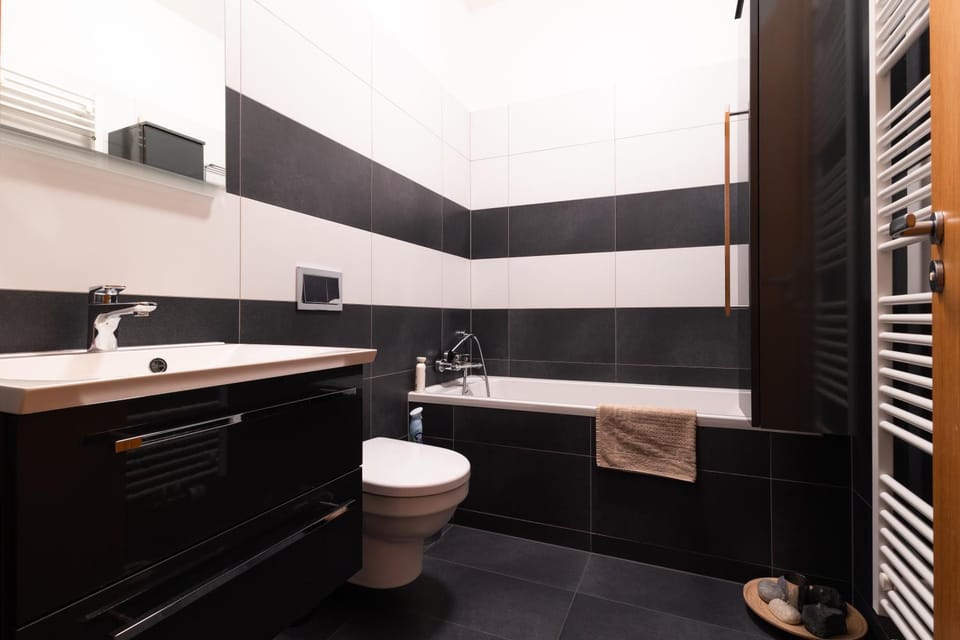 Bathroom, Bath