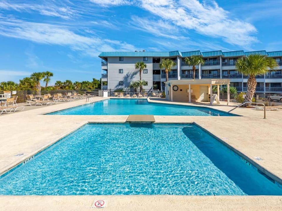 Beach Racquet A117 Apartment in Tybee Island