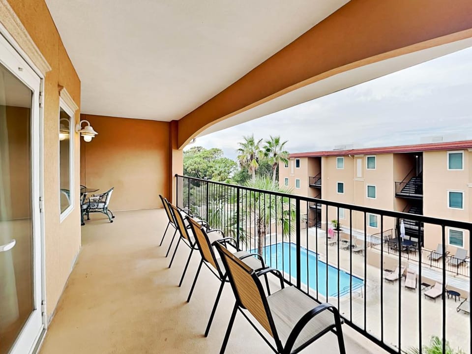 Brass Rail 311 Apartment in Tybee Island