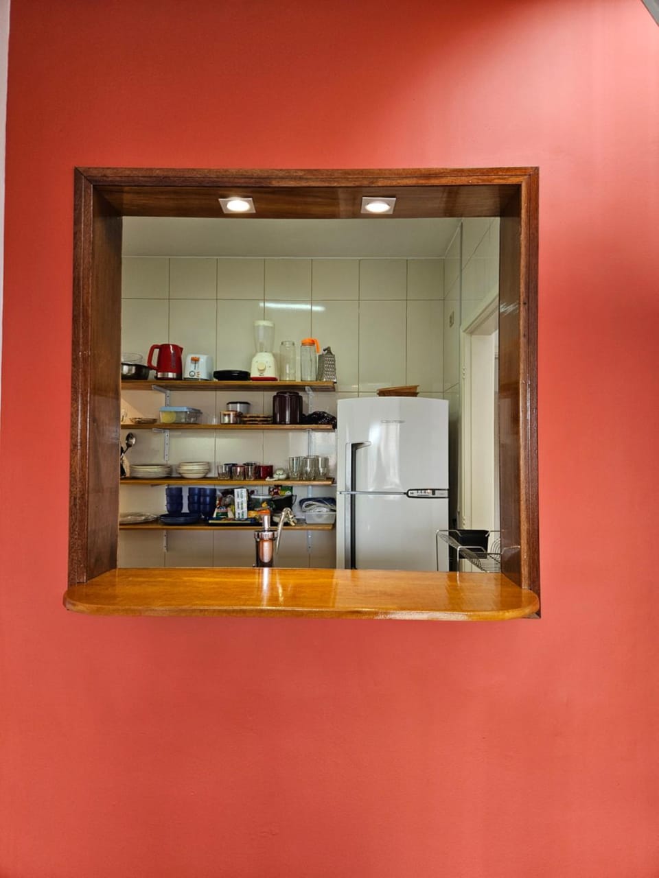 Coffee/tea facilities, oven, stove