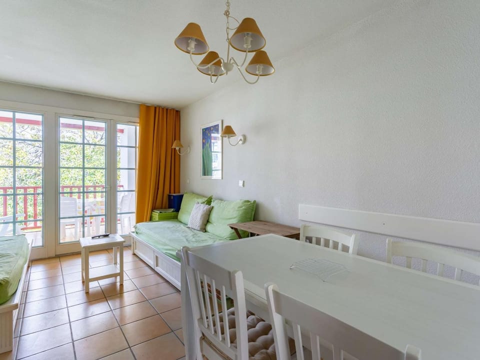 Studio moderne avec piscine et parking, proche corniche basque - FR-1-2-303 Apartment in Urrugne