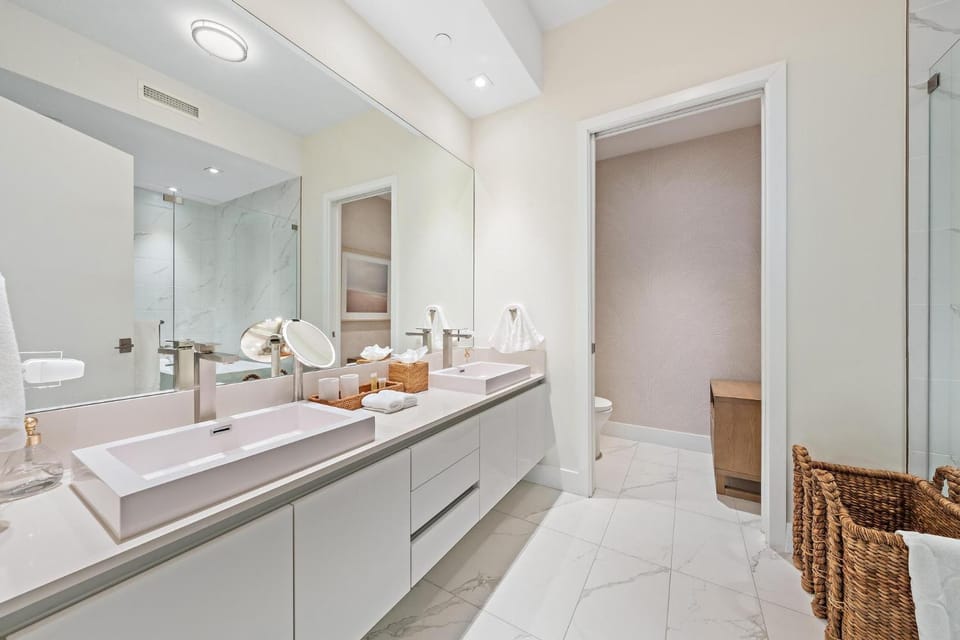 Amrit Resort - Bask in Rare Oceanfront Luxury with Stunning Views House in Riviera Beach