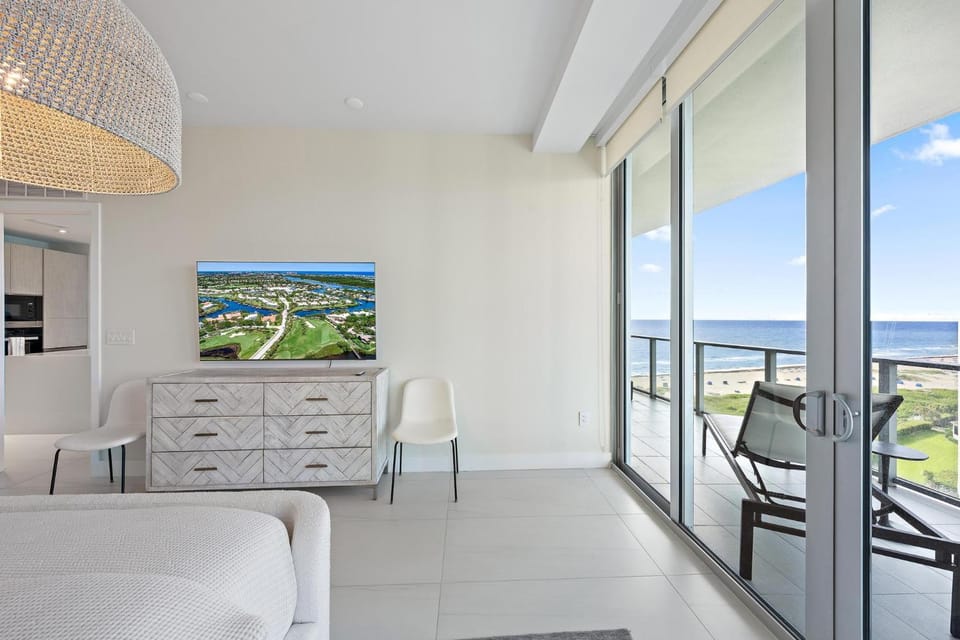 Amrit Resort - Bask in Rare Oceanfront Luxury with Stunning Views House in Riviera Beach