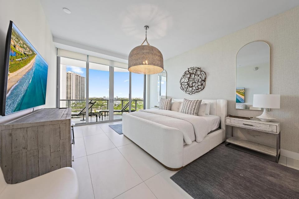 Amrit Resort - Bask in Rare Oceanfront Luxury with Stunning Views House in Riviera Beach