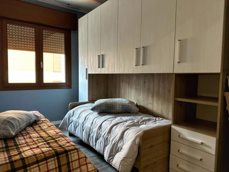 Bed, Photo of the whole room, Bedroom, wardrobe