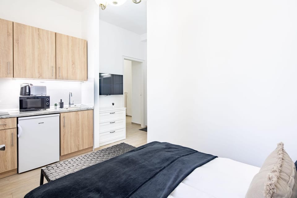 Central - Stylish New Studio - AC Apartment in Budapest