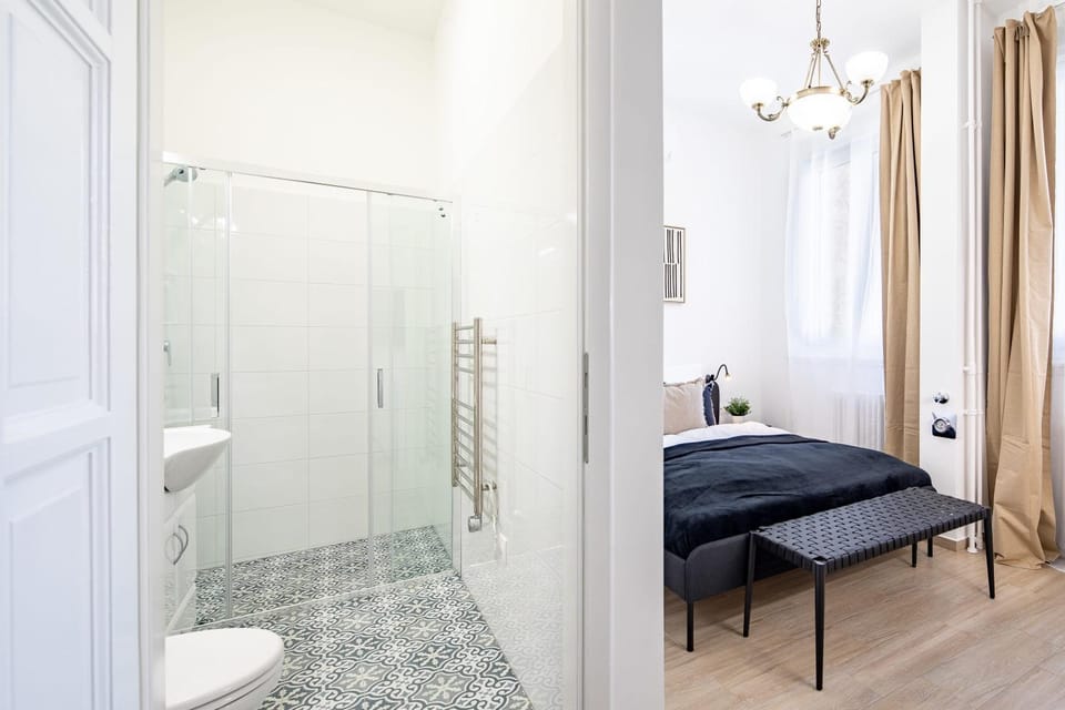 Central - Stylish New Studio - AC Apartment in Budapest