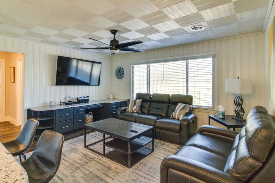 Home w/ Patio & Games Near Dtwn Pensacola! House in Pensacola