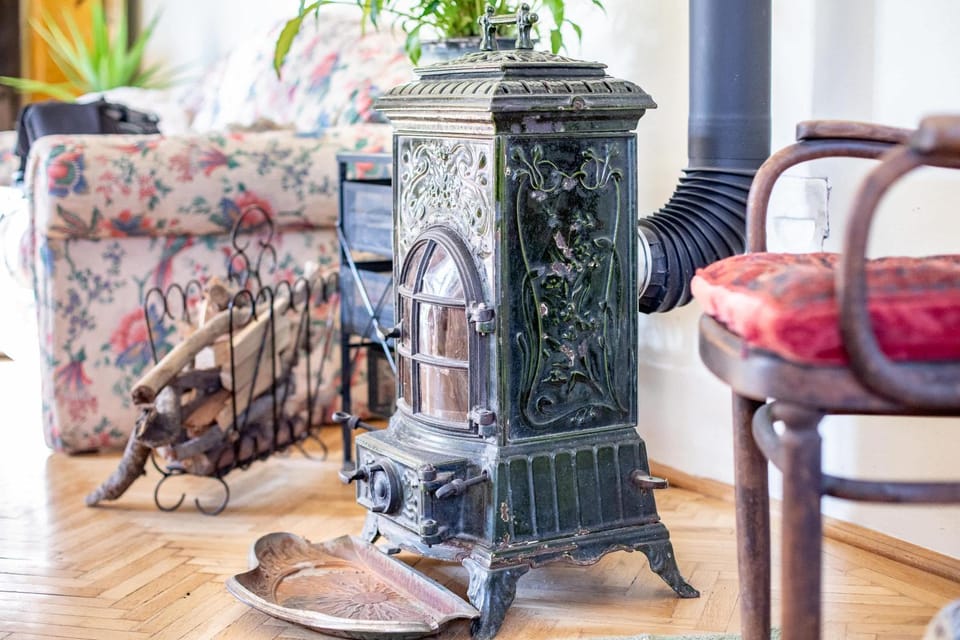 Nestled Romance, Buda's Hilltop Heaven Apartment in Budapest