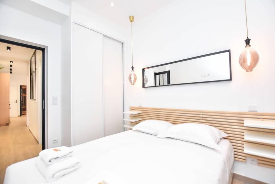 Bed, Photo of the whole room, Bedroom, towels, wardrobe
