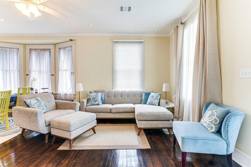 Walk to Beach! Family-Friendly Galveston Home House in Galveston Island