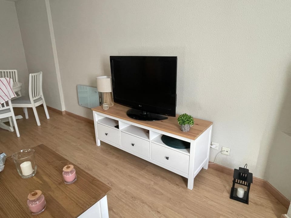 Communal lounge/ TV room, TV and multimedia