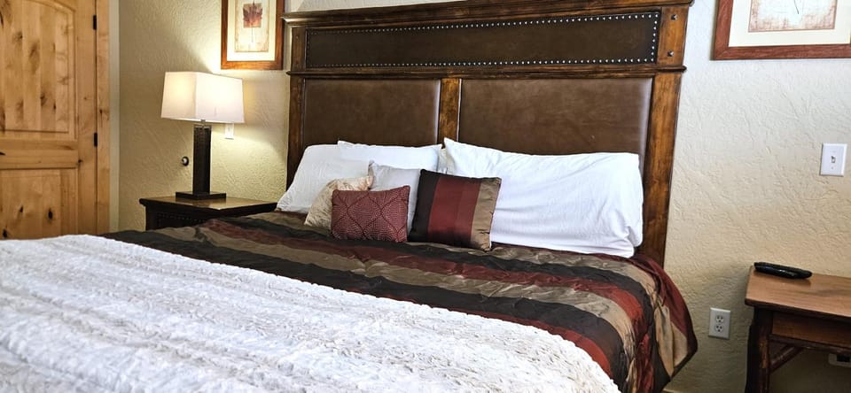 Ski-in, Ski-out, Canyons, Silverado, King, Hot tub, Free Coffee Bar Apartment hotel in Wasatch County