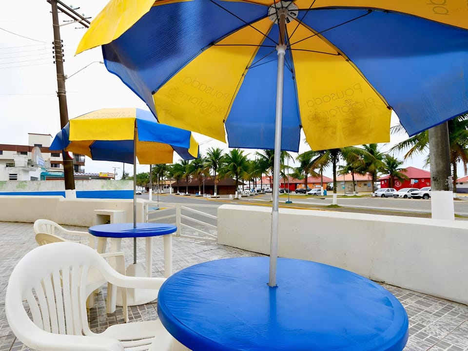 Day, Swimming pool