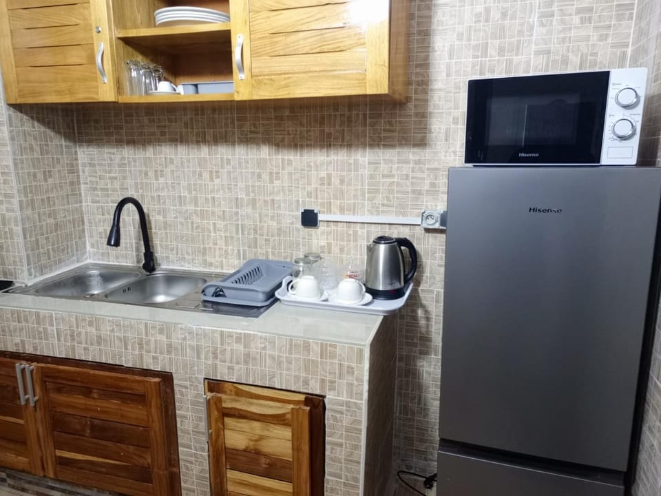 Coffee/tea facilities, microwave, kitchen