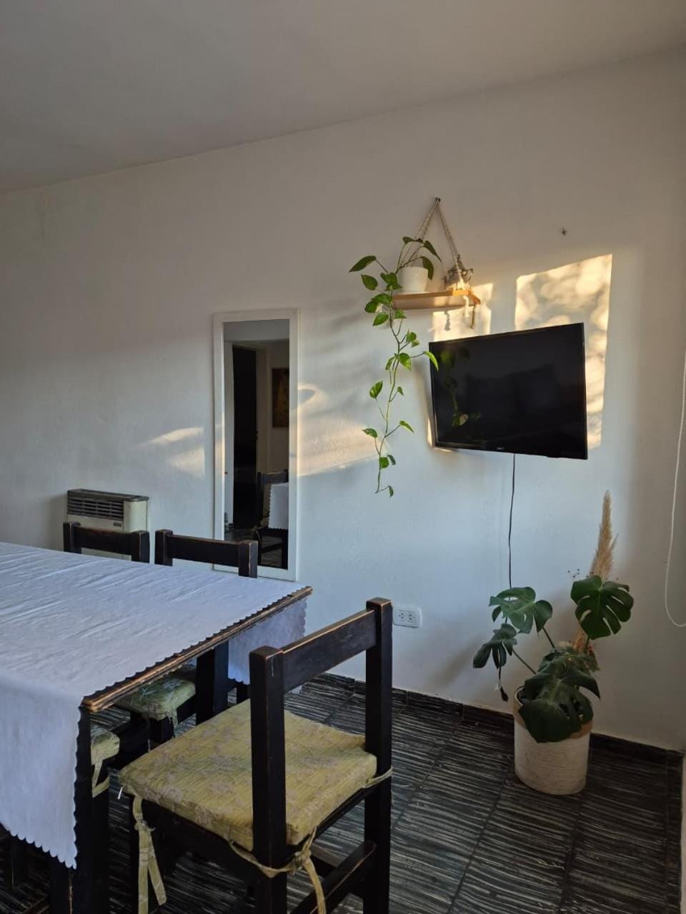 TV and multimedia, Dining area