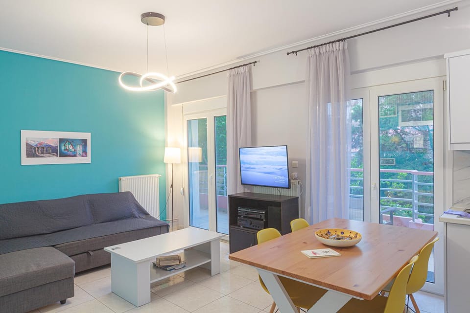 TV and multimedia, Living room, Dining area