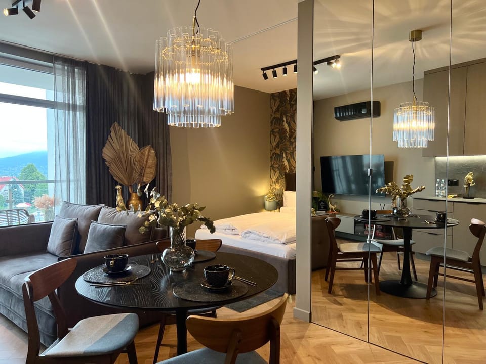 Apartamenty Pod Dębowcem Premium Jungle Apartment in Poland