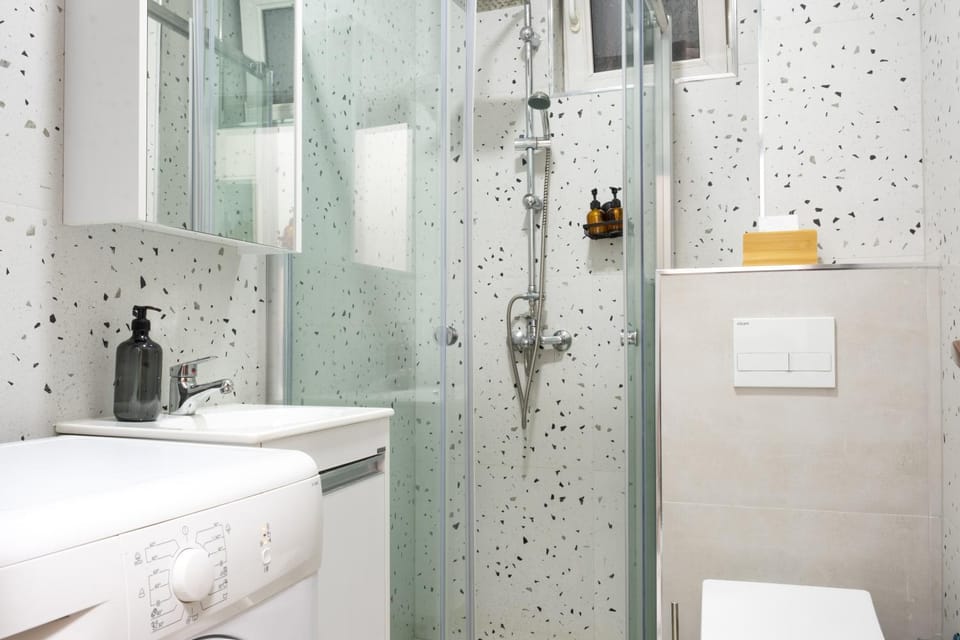 Shower, Toilet, Bathroom