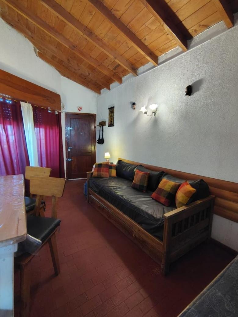 Living room, Photo of the whole room